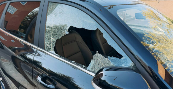 Voiture vandalisée : comment réagir et faire réparer les dégâts ?